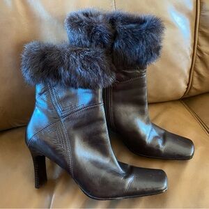 Dark brown leather Karen Scott ankle boots, fur trim, heels.